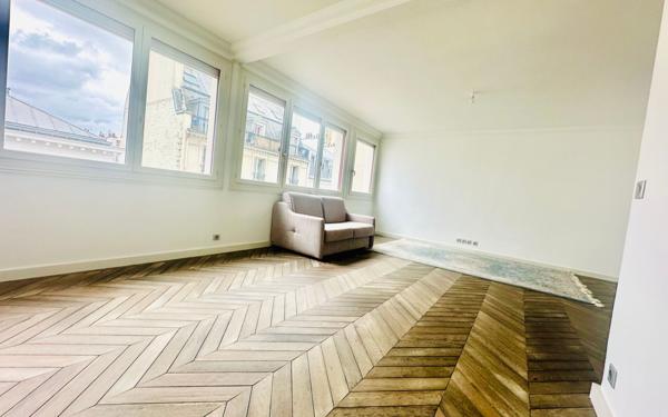 Appartement à vendre    3 pièces • 76 m2 Paris 19