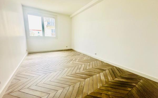 Appartement à vendre    3 pièces • 76 m2 Paris 19