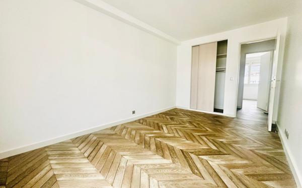 Appartement à vendre    3 pièces • 76 m2 Paris 19