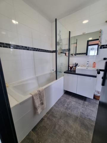 T4 rénové 92 m² avec Jardin et Garage à Narbonne