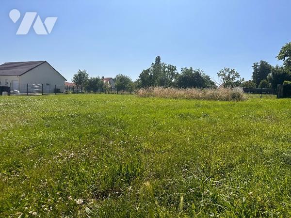 Terrain à bâtir viabilisé dans lotissement LOT 6 lotissement de SAULX Mandat exclusif