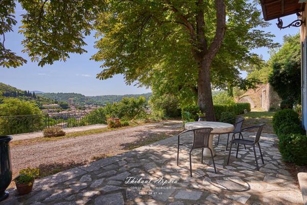 Une propriété où la Provence s'exprime dans toute son authenticité - RIEZ (04500)