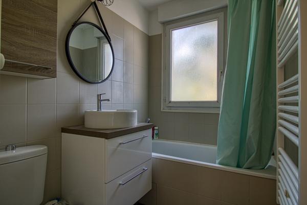 Joli F2 situé au calme d'une copropriété à taille humaine