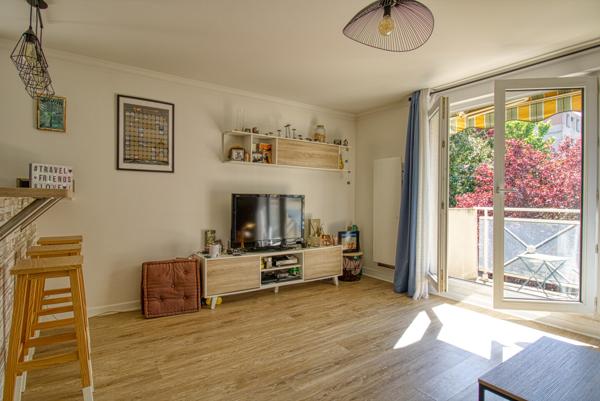 Joli F2 situé au calme d'une copropriété à taille humaine