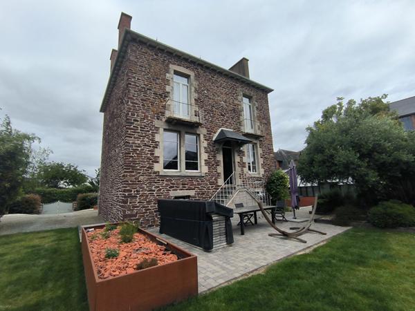 A vendre Maison bourgeoise de charme au coeur de Saint-Méen-le-Grand