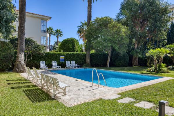 Appartement rénové de 3 chambres avec vue mer au Palm Beach