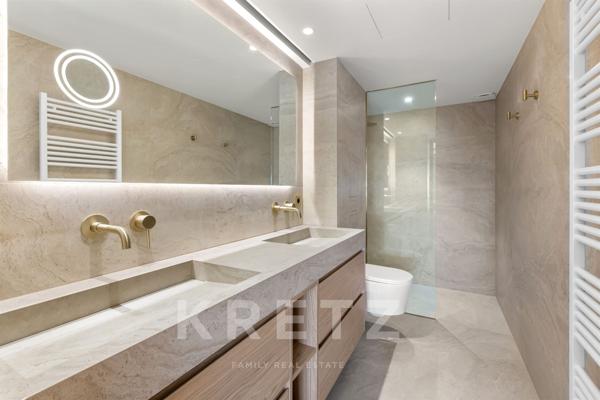 Appartement rénové de 3 chambres avec vue mer au Palm Beach