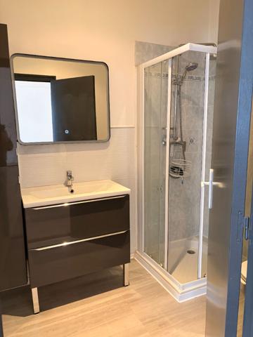 A LOUER  APPARTEMENT PROCHE CENTRE VILLE ET GARE DE ST QUENTIN 02100.