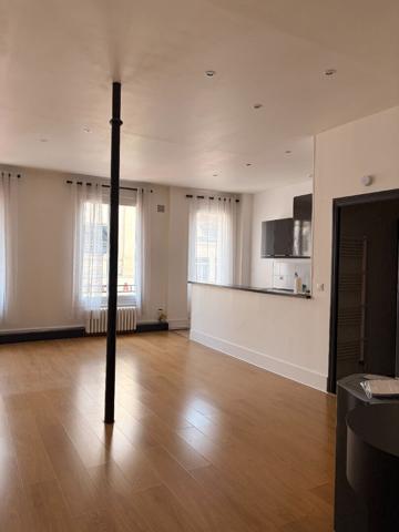 A LOUER  APPARTEMENT PROCHE CENTRE VILLE ET GARE DE ST QUENTIN 02100.