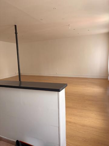 A LOUER  APPARTEMENT PROCHE CENTRE VILLE ET GARE DE ST QUENTIN 02100.