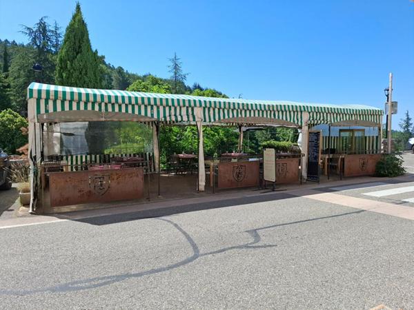 ENSEMBLE IMMOBILIER DE 338 M²  ANCIEN HÔTEL-RESTAURANT LOGIS DE FRANCE T MAISON DE CARACTÈRE 250000