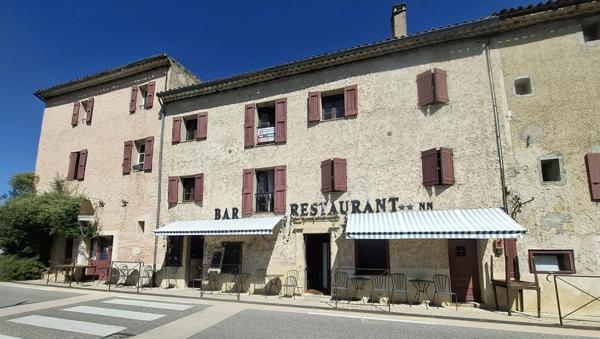 ENSEMBLE IMMOBILIER DE 338 M²  ANCIEN HÔTEL-RESTAURANT LOGIS DE FRANCE T MAISON DE CARACTÈRE 250000