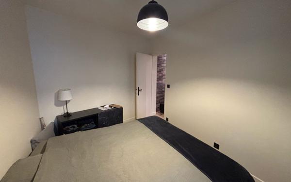 Appartement à vendre    2 pièces • 32,44 m2 Paris 18