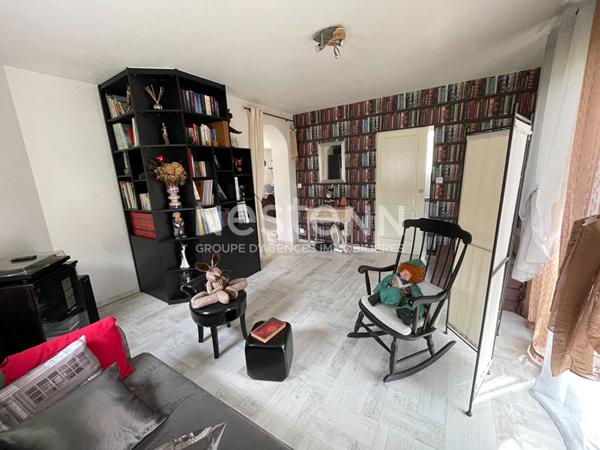 Maison 5 chambres Saint Nolff centre, environ 750 m² de terrain exposée sud