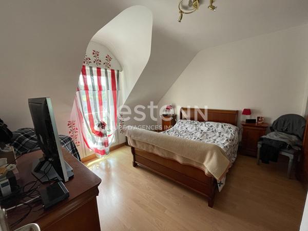 Maison 5 chambres Saint Nolff centre, environ 750 m² de terrain exposée sud