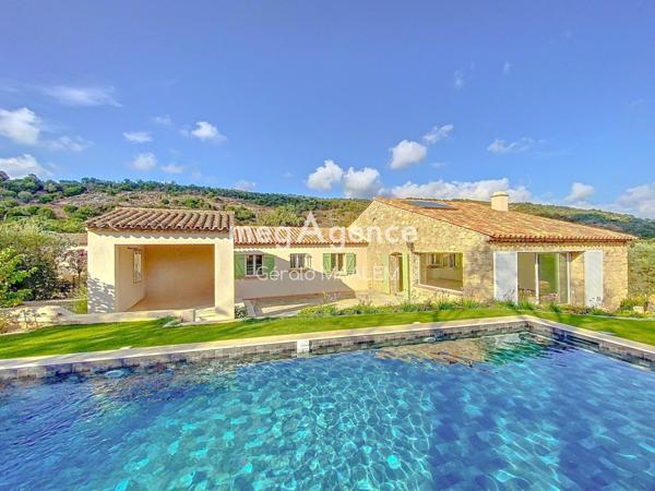 Maison à LE PLAN-DE-LA-TOUR, 83120 - 5 pièces 196m²
