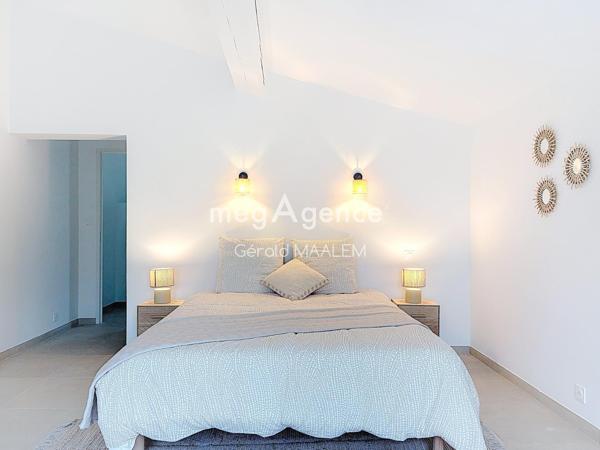 Maison à LE PLAN-DE-LA-TOUR, 83120 - 5 pièces 196m²