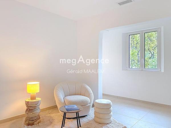 Maison à LE PLAN-DE-LA-TOUR, 83120 - 5 pièces 196m²