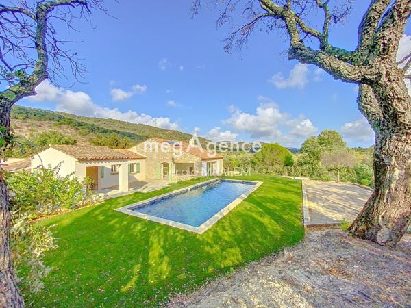 Maison à LE PLAN-DE-LA-TOUR, 83120 - 5 pièces 196m²