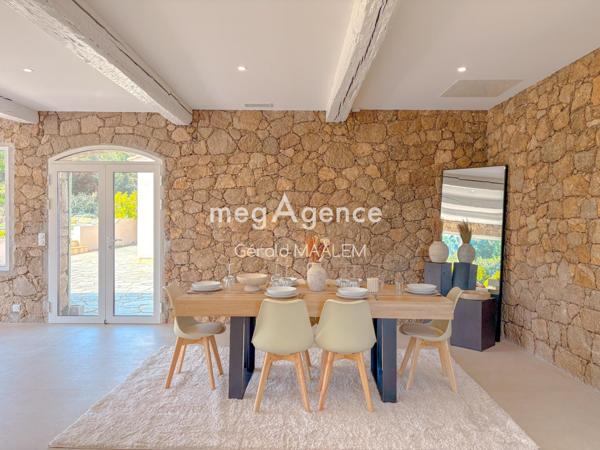 Maison à LE PLAN-DE-LA-TOUR, 83120 - 5 pièces 196m²