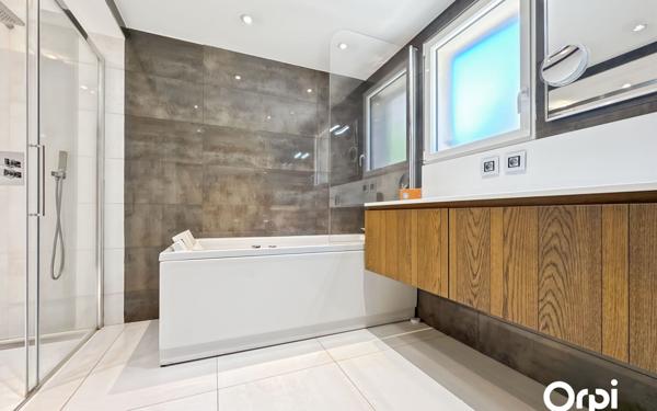 Appartement à vendre    3 pièces •  Saint-Tropez