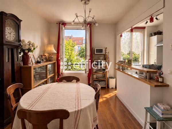 Maison
         4 pièces
        - 70 m² 636 000 € *
