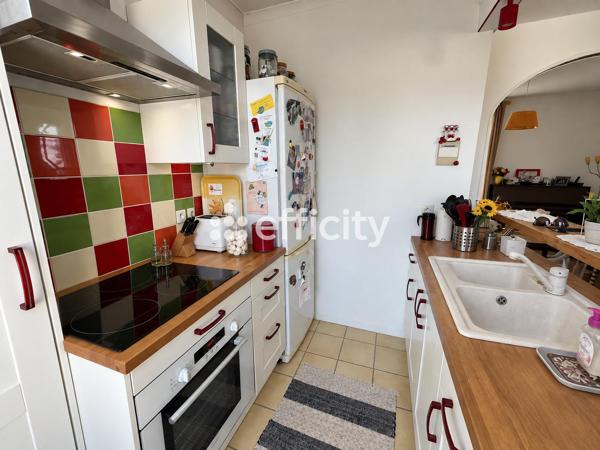 Maison
         4 pièces
        - 70 m² 636 000 € *