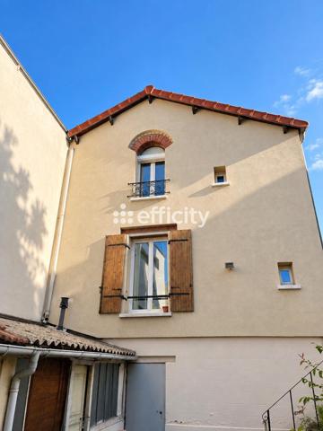 Maison
         4 pièces
        - 70 m² 636 000 € *