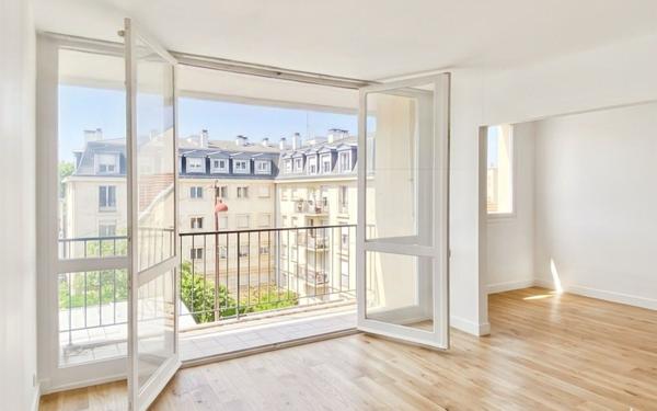 Appartement à vendre    4 pièces • 67,69 m2 Versailles