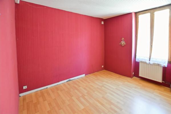 Maison mitoyenne de 74.90 m2 à COUCHES avec petit jardin