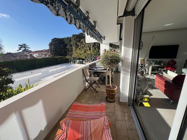 Appartement 3 pièces de standing au coeur d'une résidence confidentielle avec piscine