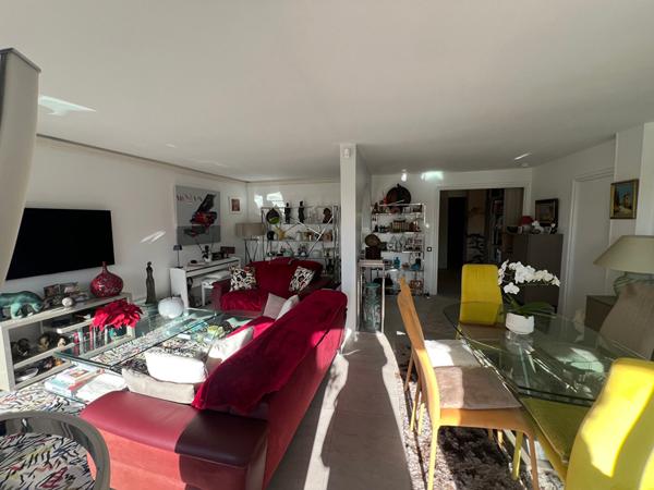 Appartement 3 pièces de standing au coeur d'une résidence confidentielle avec piscine