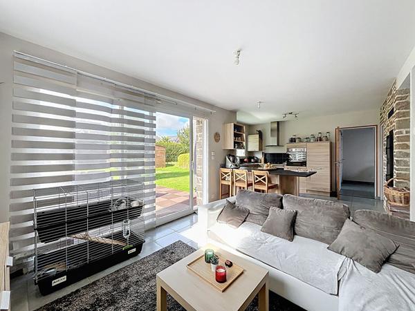 Maison familiale avec bureau ou espace pro, terrasse ouest et jardin clos