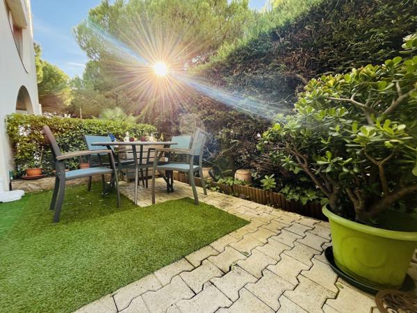 T2 Parking plus un bureau