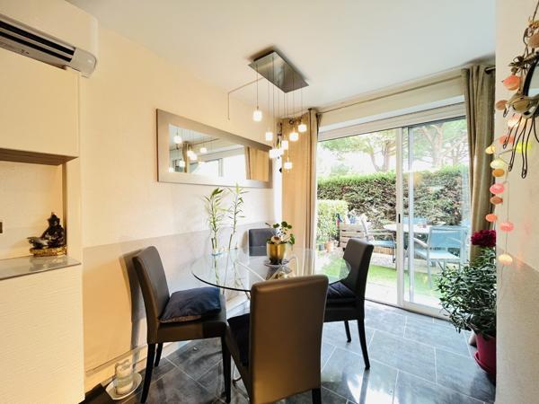 T2 Parking plus un bureau