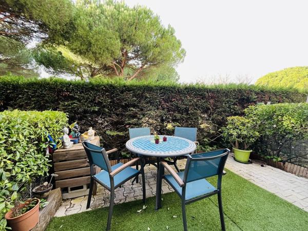 T2 Parking plus un bureau