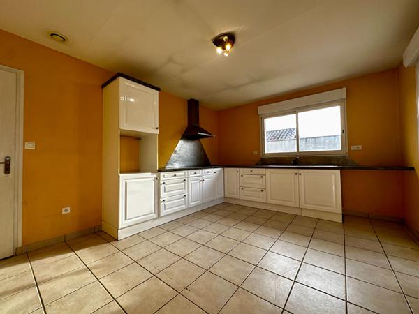 Plain-pied lumineux à Juillan, 4 chambres, double garage