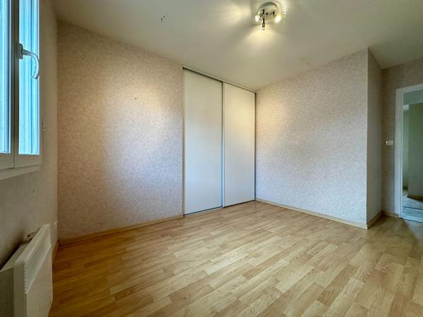 Plain-pied lumineux à Juillan, 4 chambres, double garage