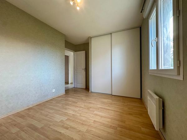 Plain-pied lumineux à Juillan, 4 chambres, double garage