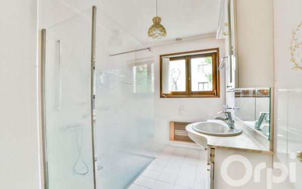 Maison à vendre    6 pièces • 170 m2 Veigy-Foncenex