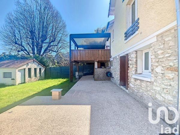 Maison 4 pièces de 130 m² à Combs-la-Ville (77380)