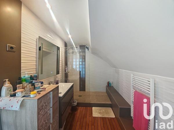 Maison 4 pièces de 130 m² à Combs-la-Ville (77380)