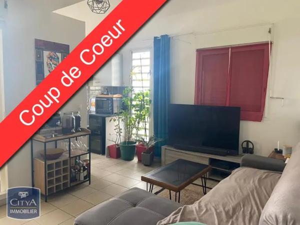 Appartement à louer 2 pièces 44.32m² Saint-Joseph (97480)