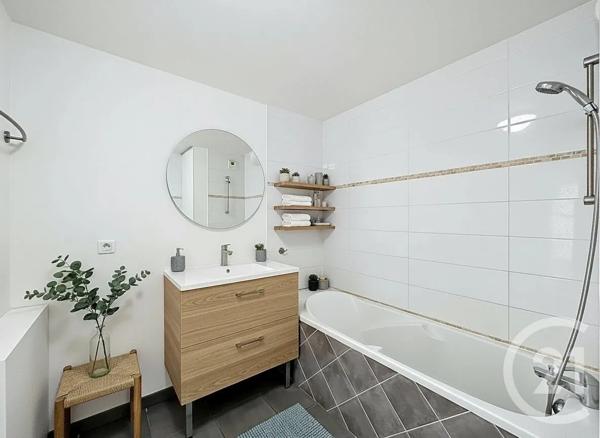 Appartement F3 à vendre  3 pièces - 63,23 m 2   VILLEJUIF  - 94