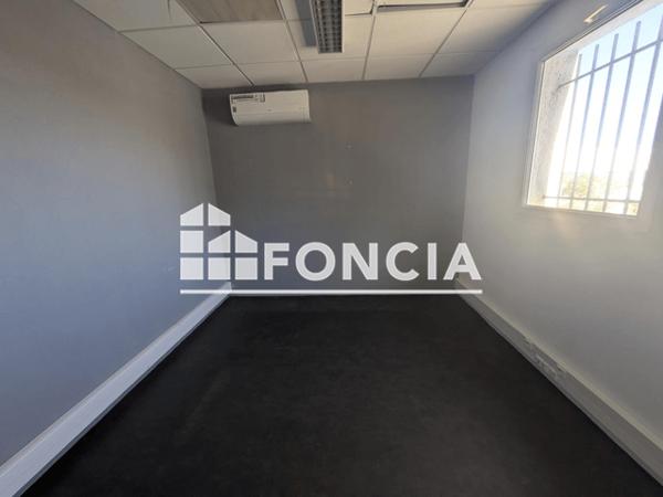 Location Local commercial 11 pièces 291.44 m² - 50 IMPASSE TROIS POINTES Saint Gely Du Fesc 34980