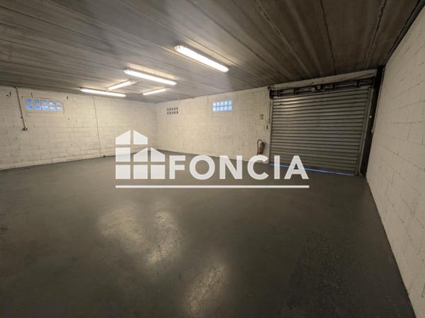 Location Local commercial 11 pièces 291.44 m² - 50 IMPASSE TROIS POINTES Saint Gely Du Fesc 34980