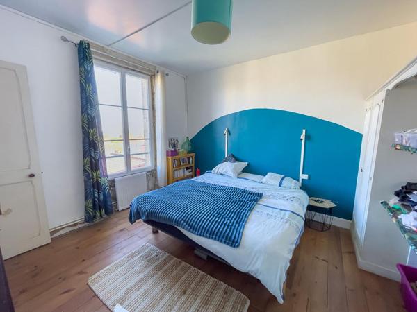 Maison 3 chambres avec jardin, terrasse, cave et grand garage,  
La rochelle 17000