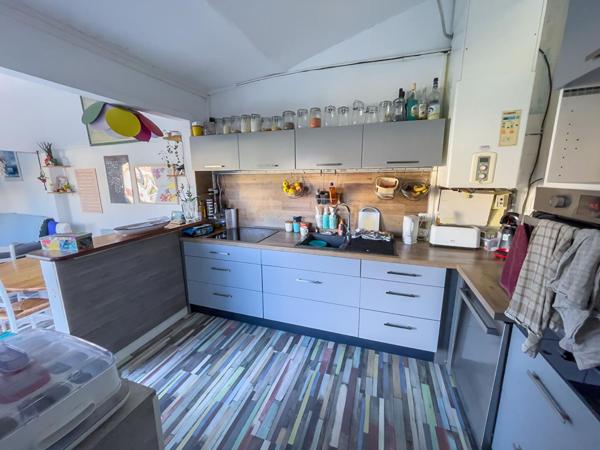 Maison 3 chambres avec jardin, terrasse, cave et grand garage,  
La rochelle 17000