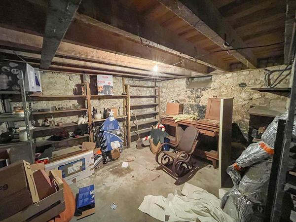 Maison 3 chambres avec jardin, terrasse, cave et grand garage,  
La rochelle 17000