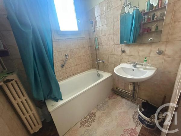 Appartement F4 à vendre  4 pièces - 64,17 m 2   GARGES LES GONESSE  - 95